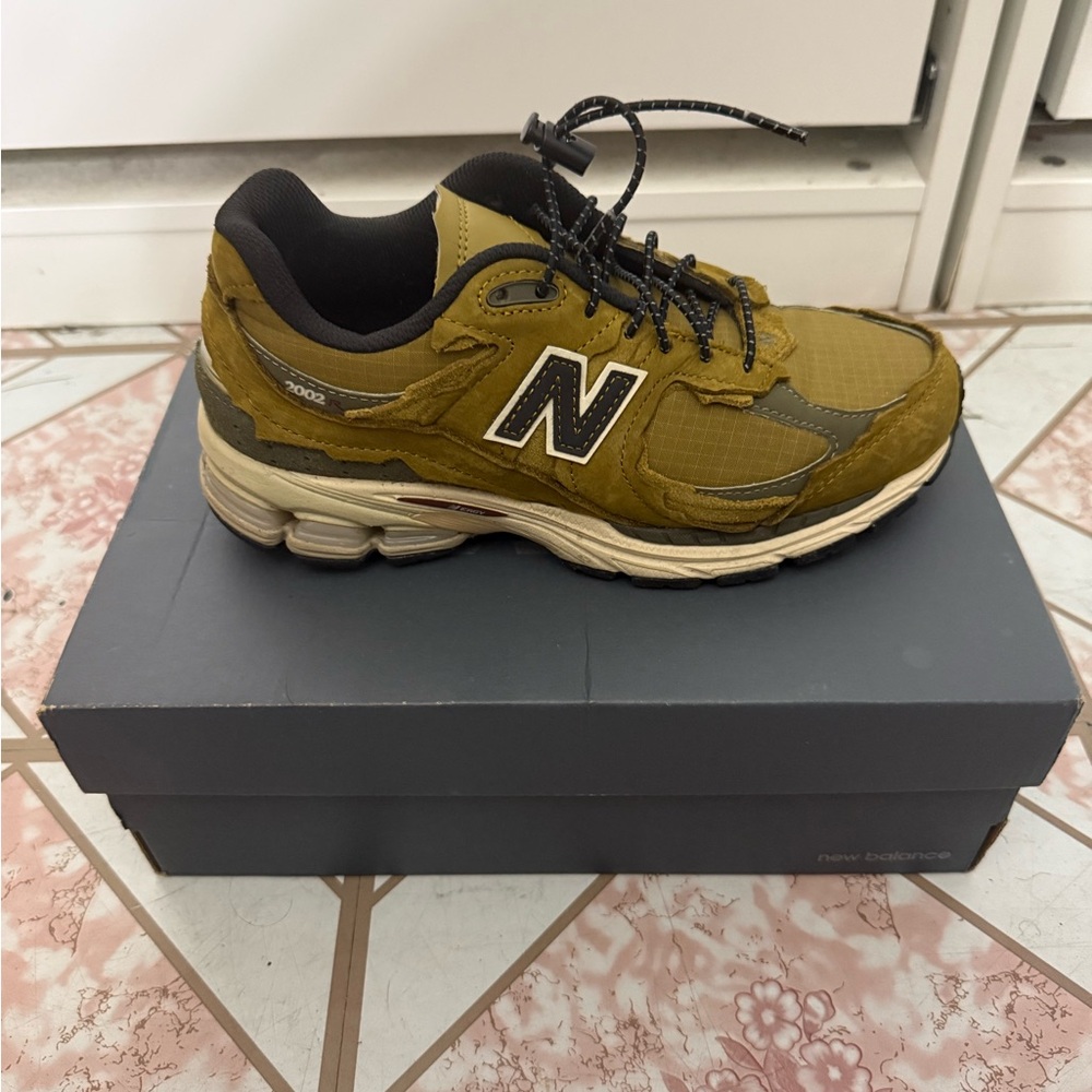 New Balance 2002 RD Brown